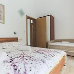 格奥克公寓 公寓 *